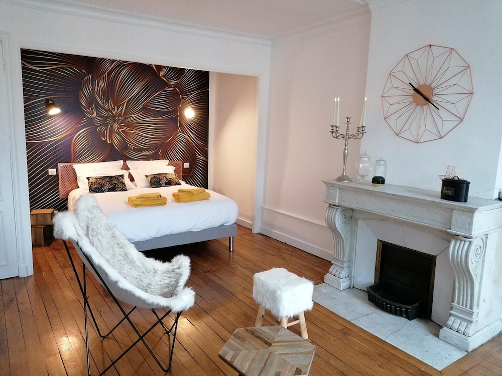B&B 43 4 — 4-Star Luxury Hotel in Le Puy-En-Velay, France