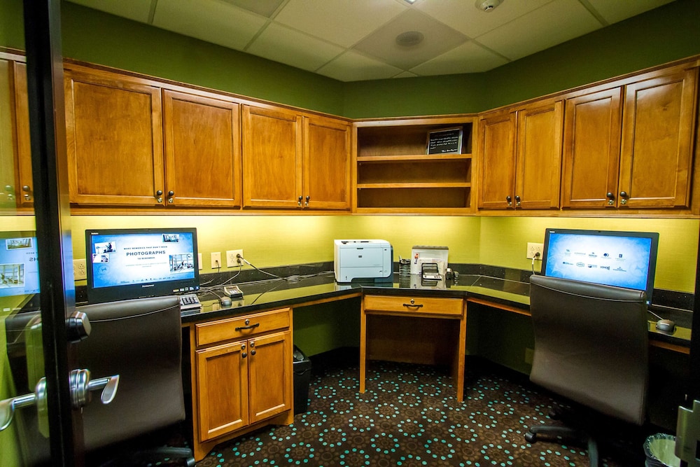 Hampton Inn Fayetteville - photo 50