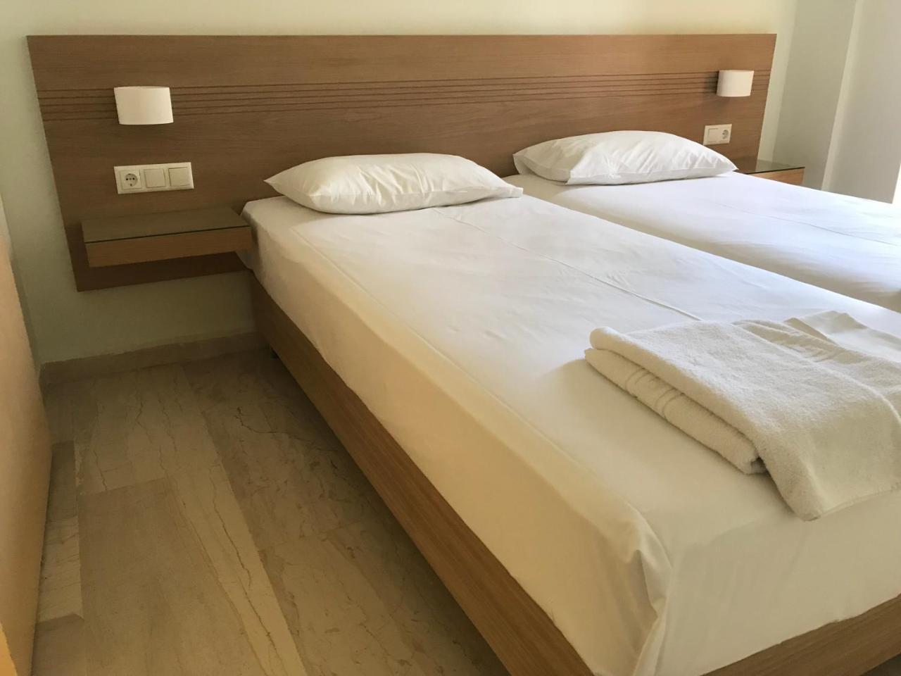 Neapolis Apartments — 4-Star Luxury Hotel in Palaiochora, Greece