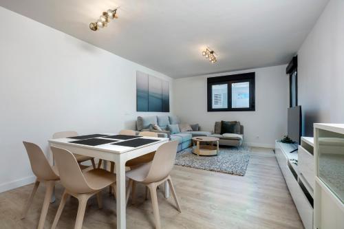 NEW 3 bedroom Apt with pool near beach RDR274 — 4-Star Luxury Hotel in Estepona, Spain