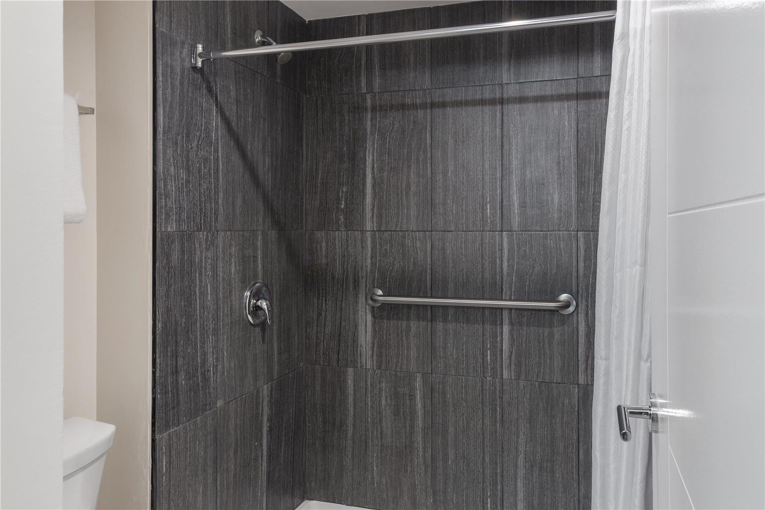 hom hotel suites Trademark Collection by Wyndham - photo 17