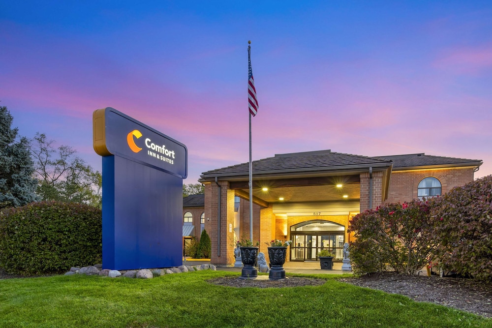 Comfort Inn & Suites Mundelein Vernon Hills - featured photo