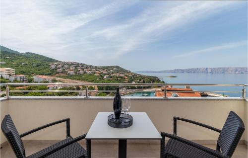 Cozy Apartment In Klenovica With Wifi — 4-Star Luxury Hotel in Novi Vinodolski, Croatia
