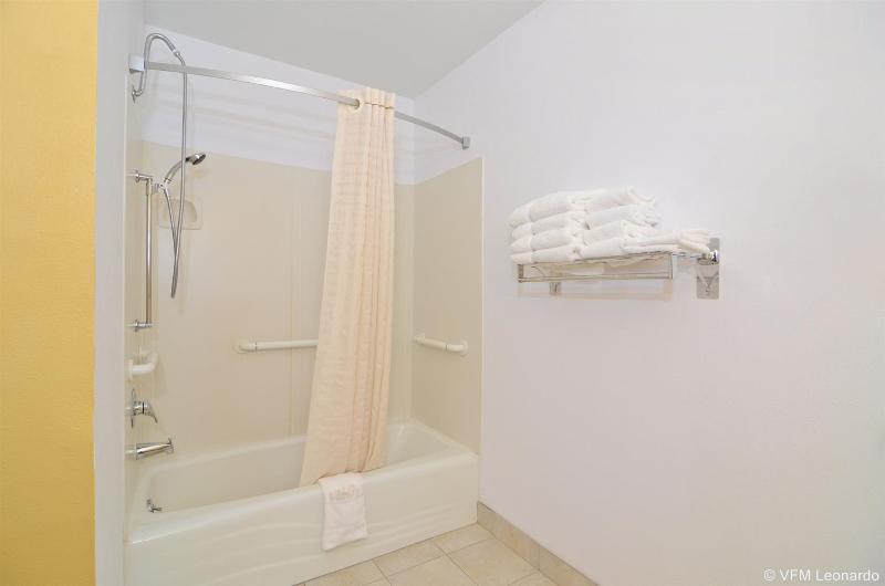 Americas Best Value Inn Iola - photo 24