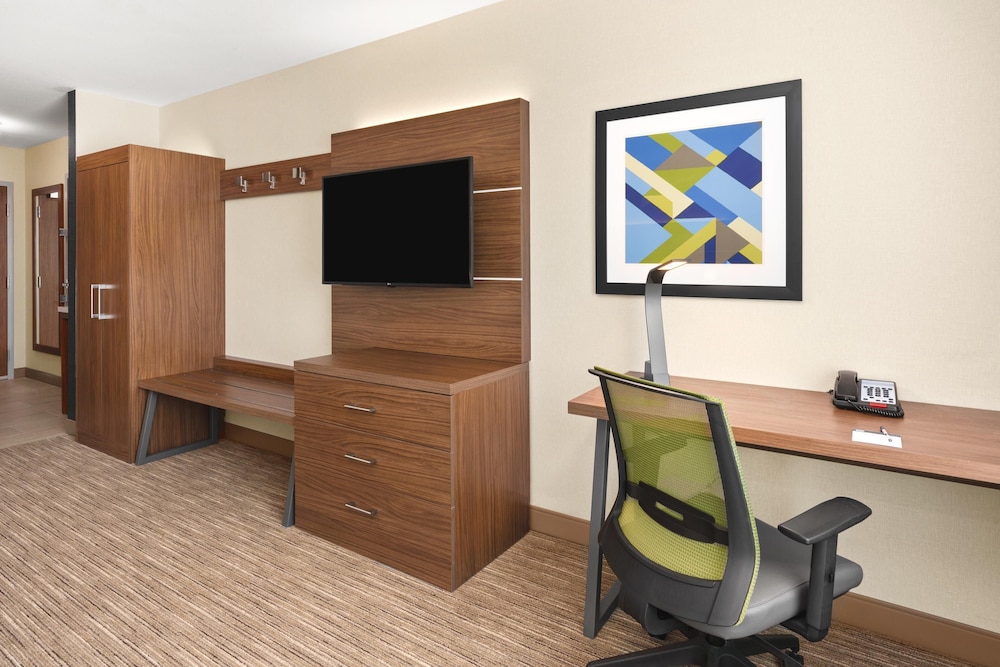 Holiday Inn Express Hotel & Suites Corning by IHG - photo 13