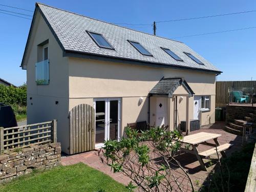 Sunnyridge Cottage Porthcothan Bay — 4-Star Luxury Hotel in Padstow, United Kingdom