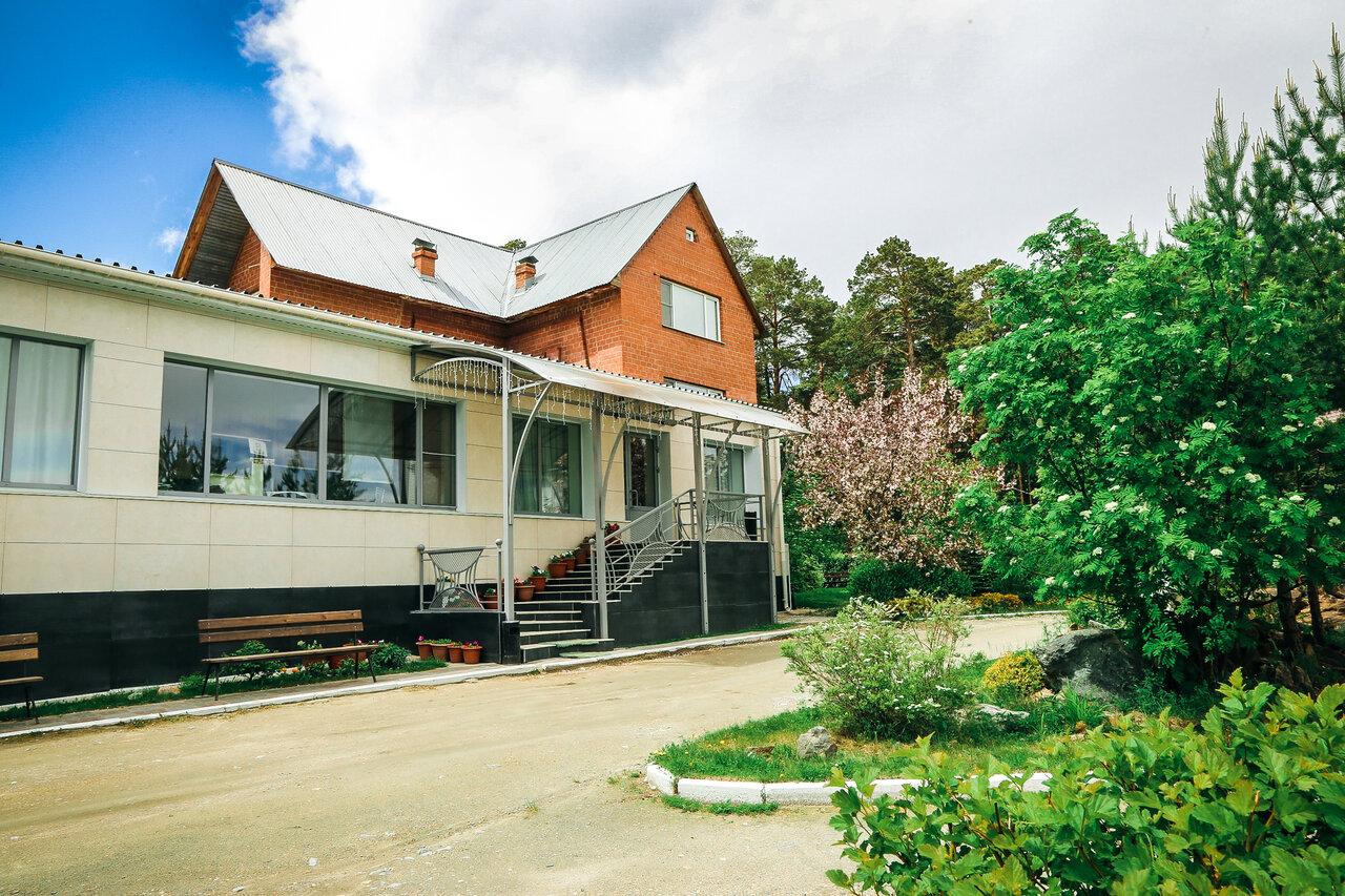Feliks — hotel in Miass