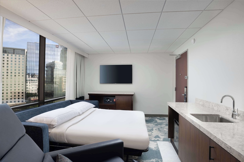 DoubleTree by Hilton Houston Medical Center Hotel & Suites - photo 28