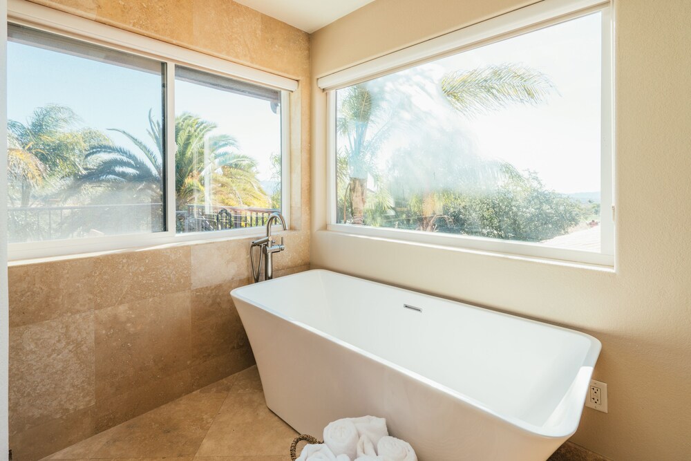 Moana by AvantStay Prvt Oasis w Scenic Views Tiki Bar & Pool w Water Slide - photo 31