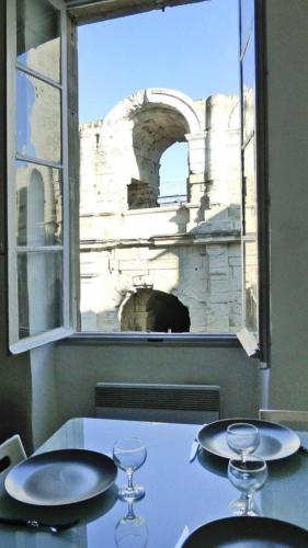 Duplex Meuble Face Aux Arenes D Arles — Arles