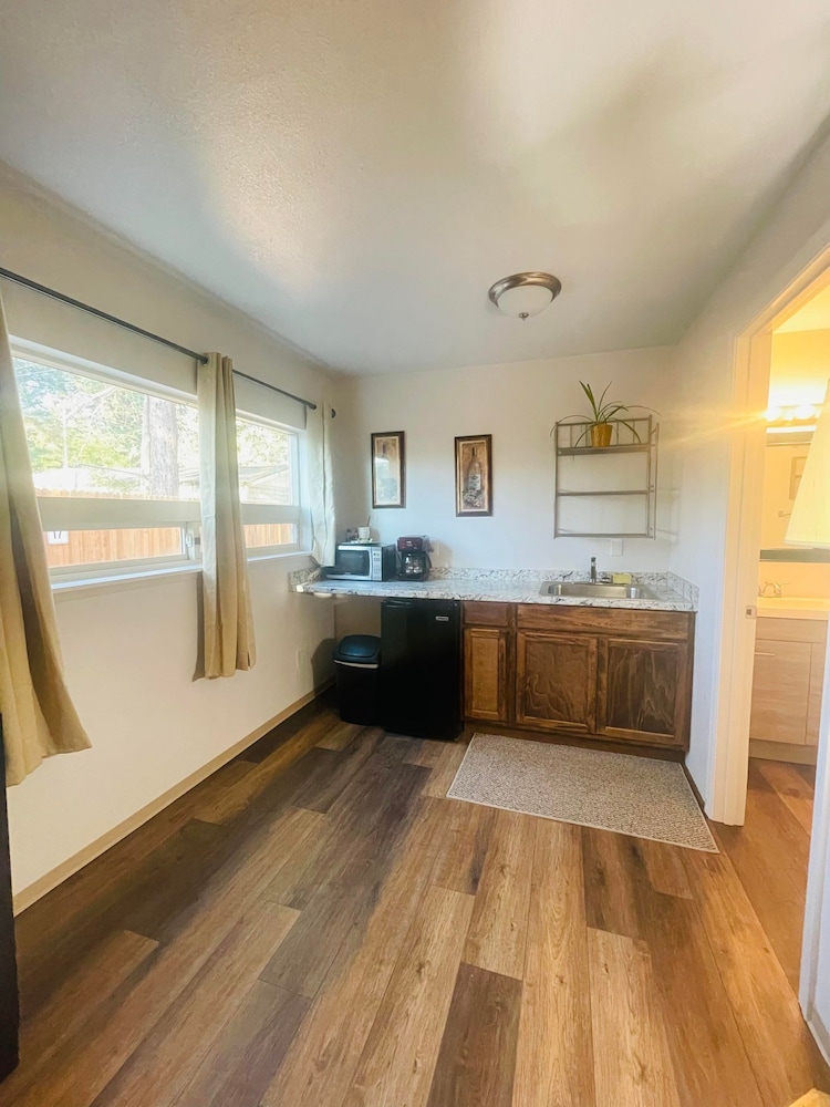 Riverfront Lodging - photo 36
