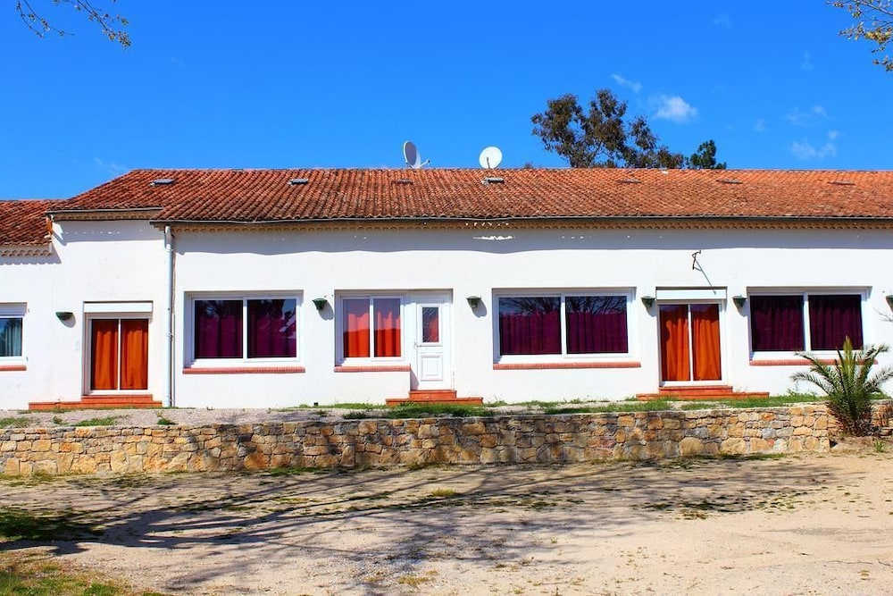 Le Couloubrier — hotel in Le Muy