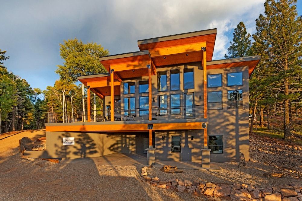 Blue Aspen — 4-Star Luxury Hotel in Angel Fire, United States