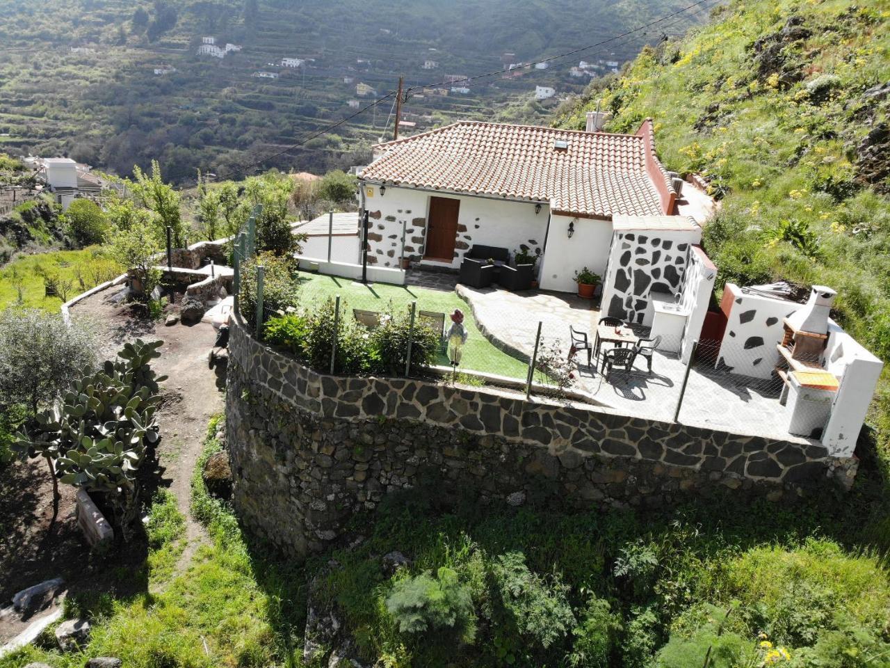 Casa Abuela Fela — 4-Star Luxury Hotel in Vega De San Mateo, Spain