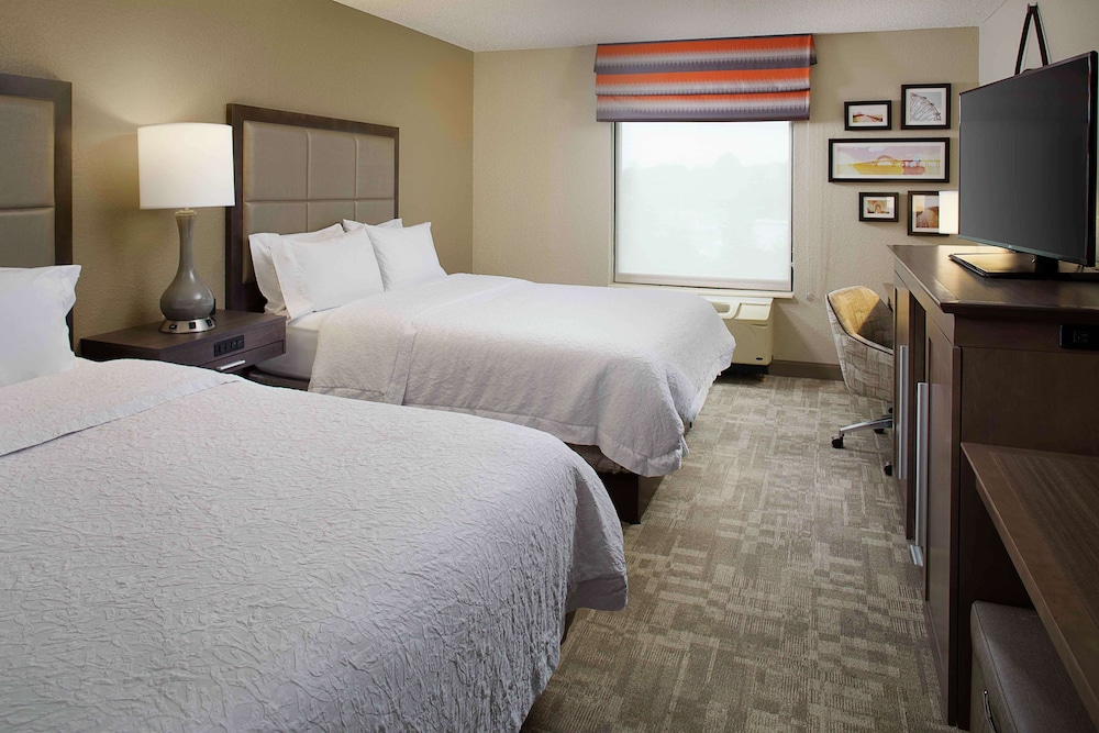 Hampton Inn Garden City Long Island - photo 10