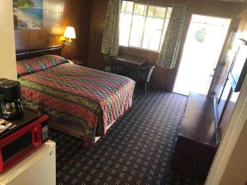Edgewood Motel - photo 17