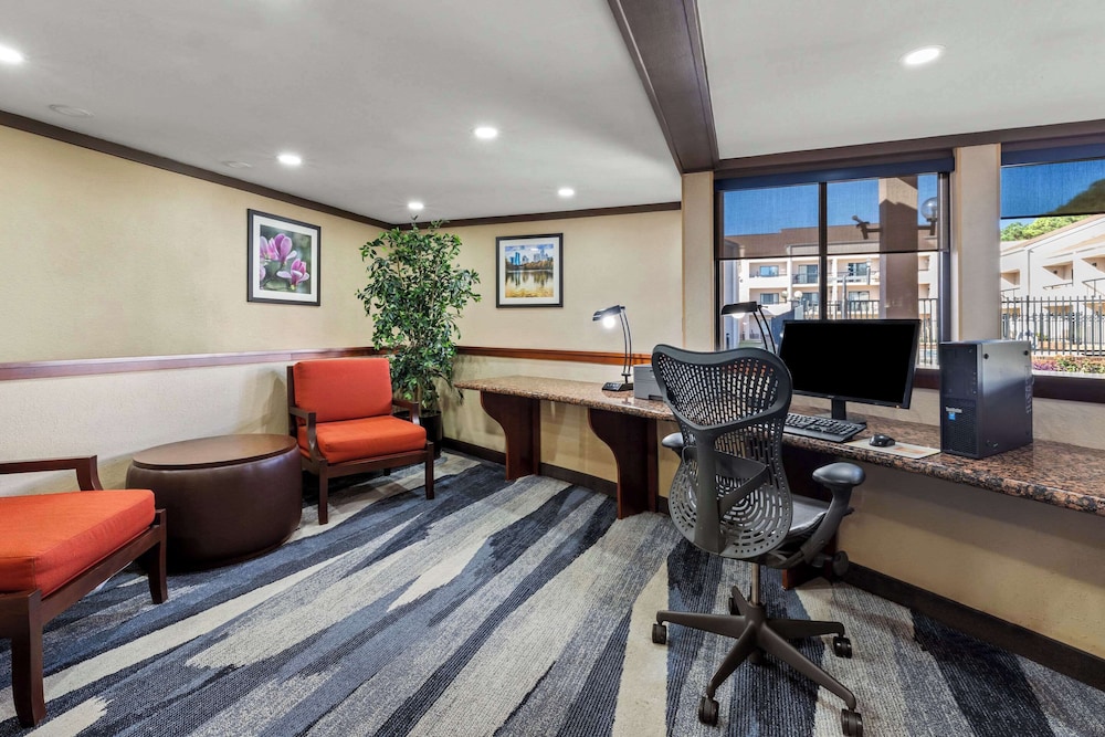 Comfort Inn Roswell Dunwoody - photo 40