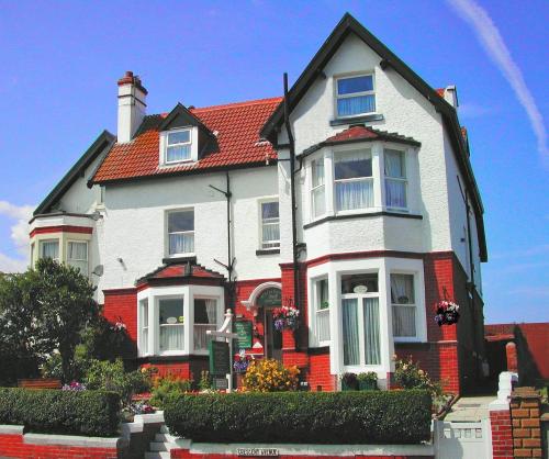 Whitehaven Guest House — 4-Star Luxury Hotel in Whitby, United Kingdom