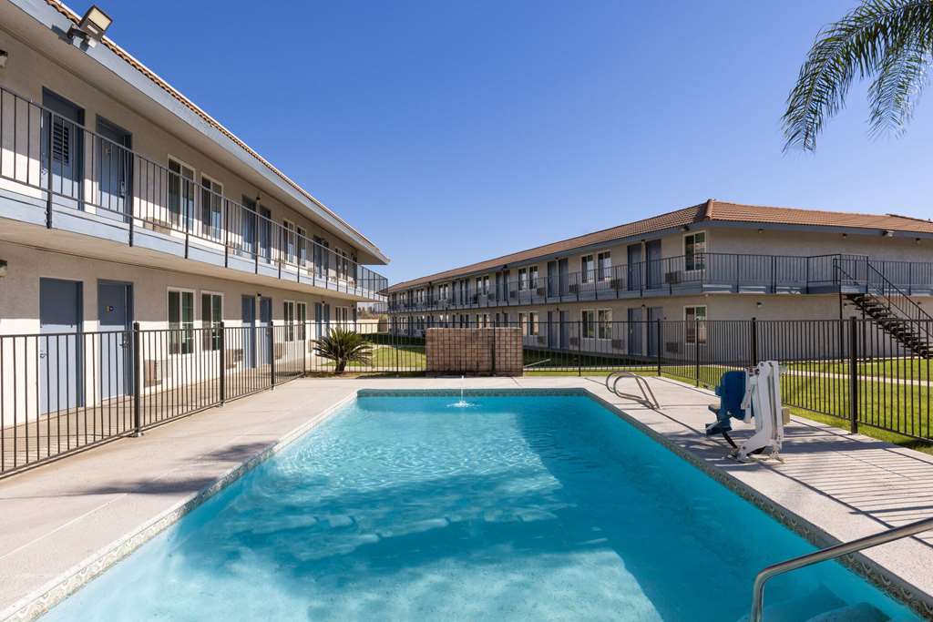 Days Inn by Wyndham Bakersfield - photo 8