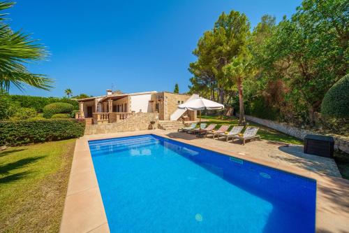 E418 Villa Victoria by Mallorca Villa Selection — 4-Star Luxury Hotel in Alcudia, Spain