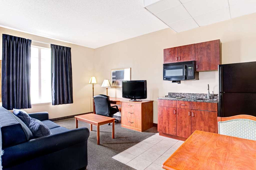 Super 8 by Wyndham Smithfield Selma - photo 12
