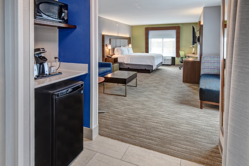 Holiday Inn Express and Suites Memphis Southwind - photo 8