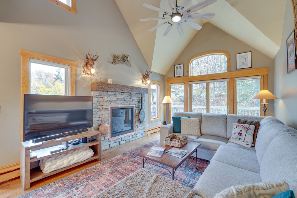 Ski in ski out w Sauna in Jay Ski Peak Resort — hotel in Jay