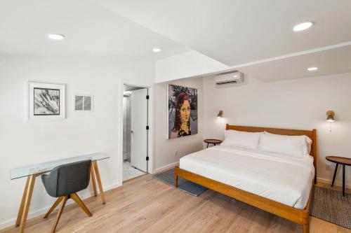 Boutique Room steps from Downtown Mall Rose Jean Room 4 in Charlottesville, United States