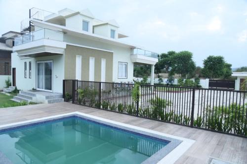 Raj Farms Luxury Villa and Private Pool Near Kukus — 4-Star Luxury Hotel in Jaipur, India