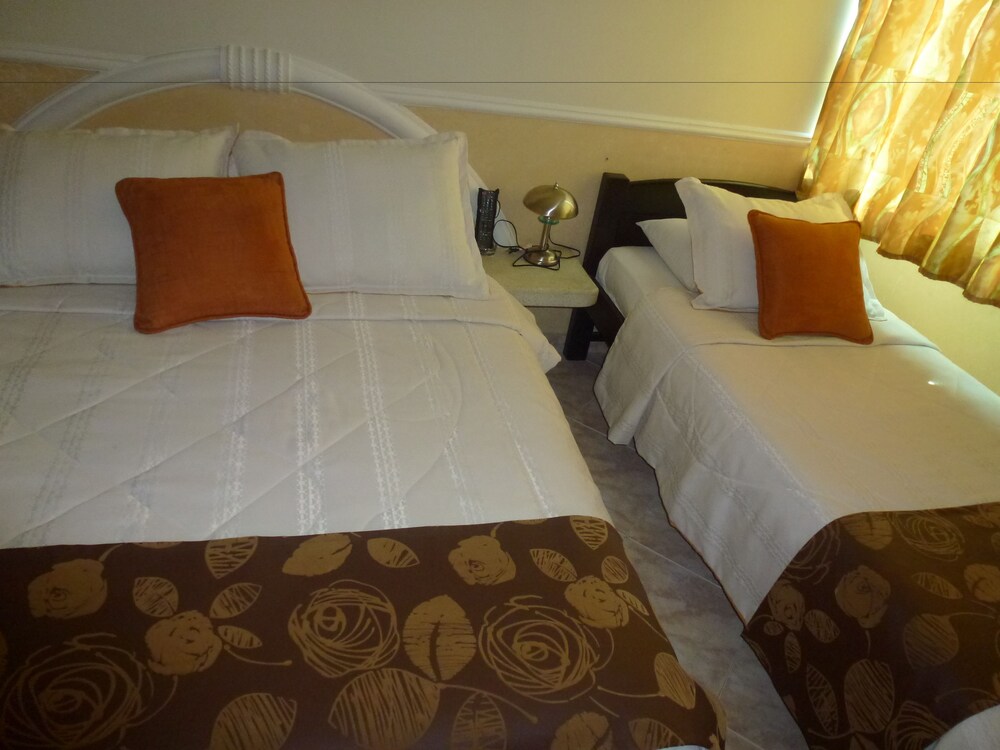 Hotel San Nicolas — hotel near Palonegro Airport