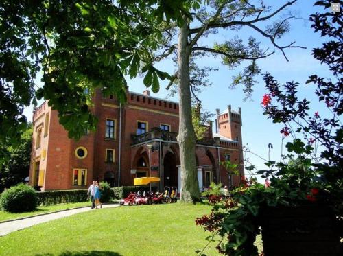 Hotel Zamek Karnity — hotel in Milomlyn
