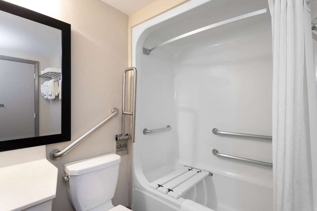 Super 8 by Wyndham Melbourne - photo 31
