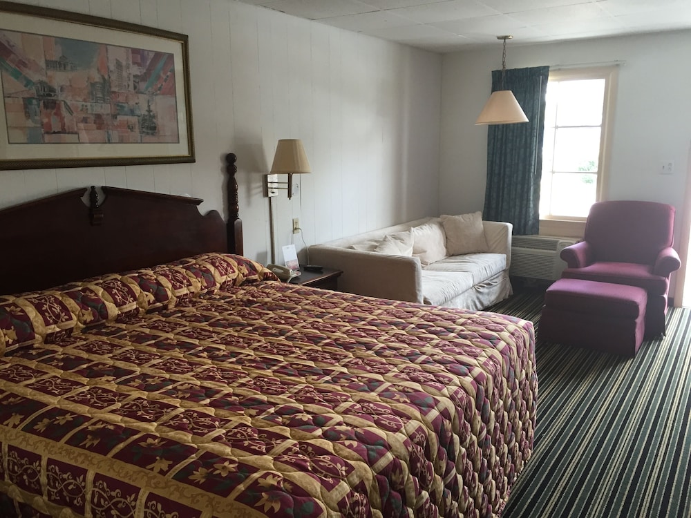 Scottish Inn & Suites - photo 5