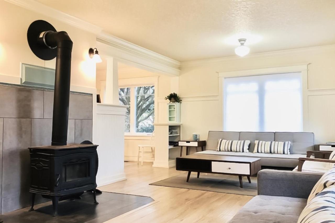 Clamalope in Rockaway Beach, United States