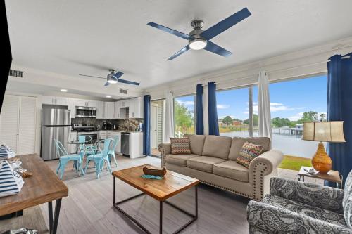 Hook Line Double Sinker Lake View 3 Comm Pools - last minute hotel in Destin