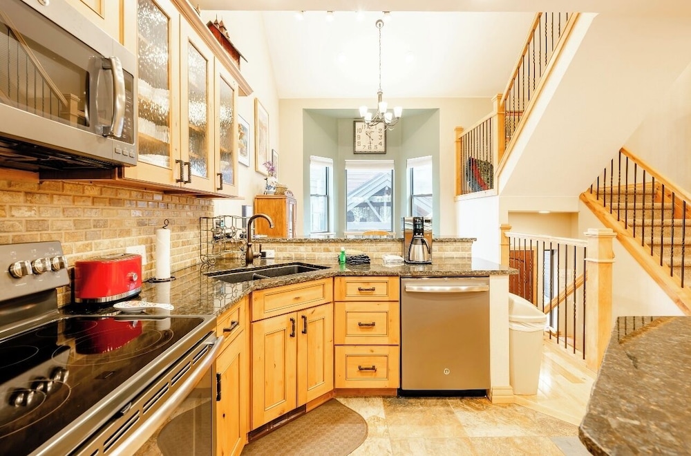 Village Point 101 - photo 14