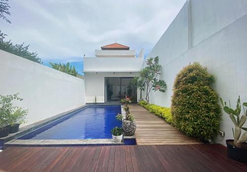 Cozy 2BR Private Pool Villa Oberoi Central Seminyak Bali — 4-Star Luxury Hotel in Seminyak, Indonesia