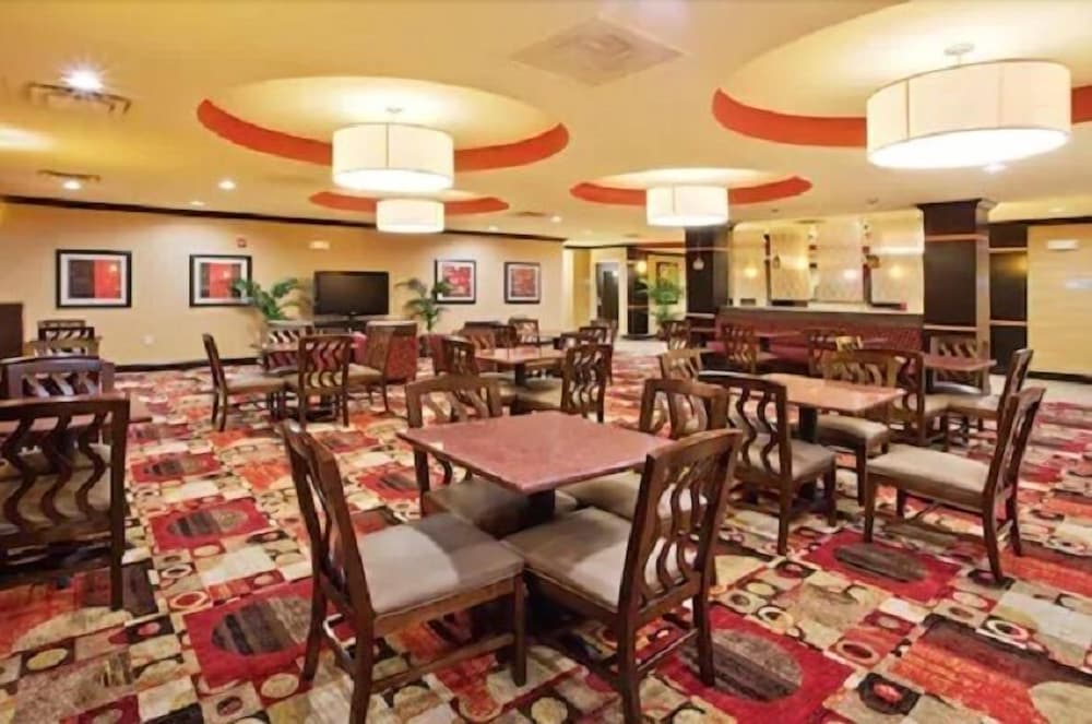 Holiday Inn Express & Suites Rome East by IHG - photo 27