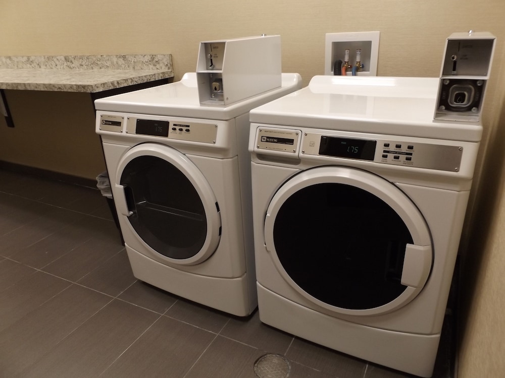 Hampton Inn & Suites Greenville Airport SC - photo 46