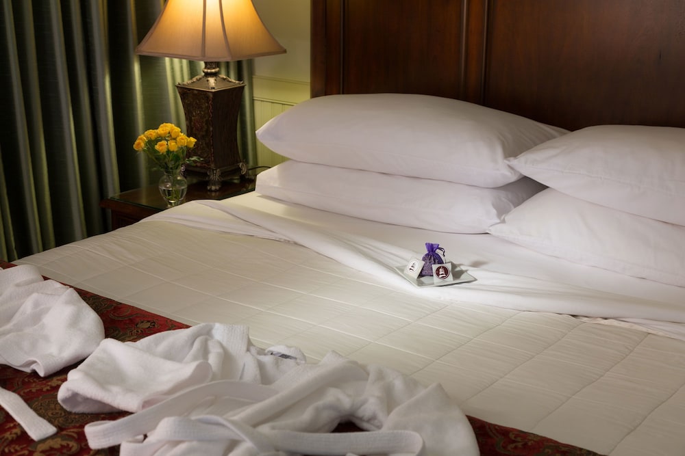 Grand Harbor Inn - photo 7
