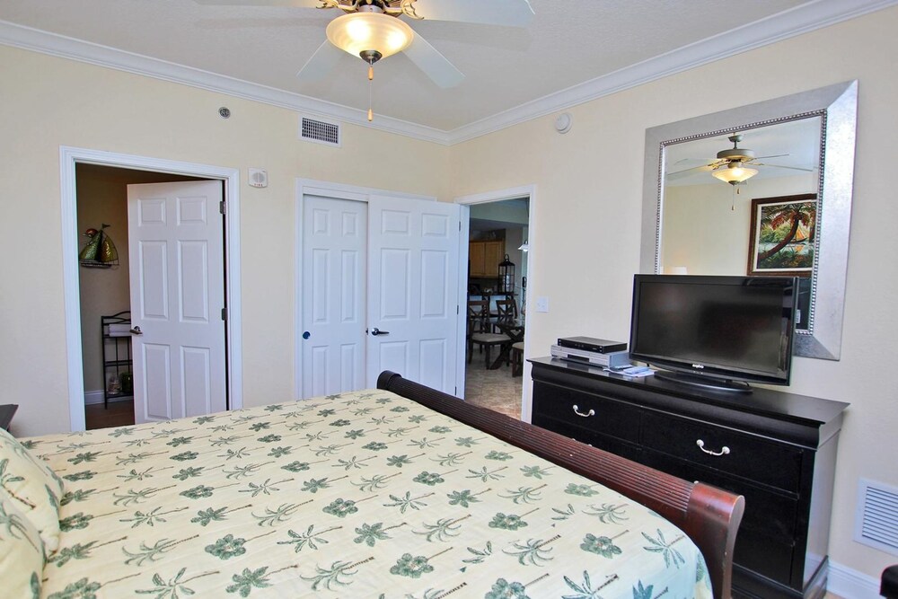 Crystal Shores West 1102 - photo 11