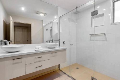 Yera Lodge Coastal Homestead in Rye Spa Tennis Crt — 4-Star Luxury Hotel in Rye, Australia