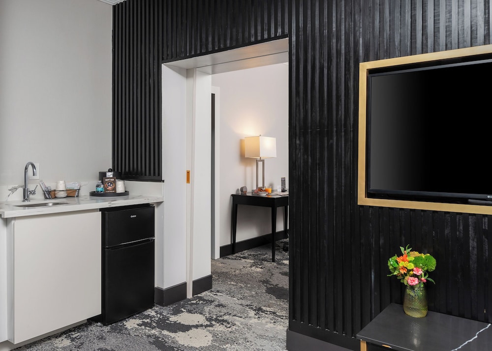Champions Club and Hotel Houston Westchase - photo 43