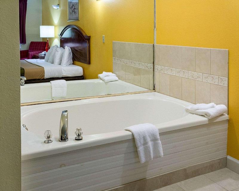 Stonewood Inn & Suites of Carrollton Smithfield - photo 21