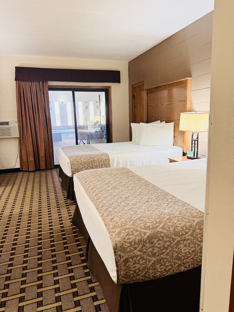 Wrangler Inn - photo 9