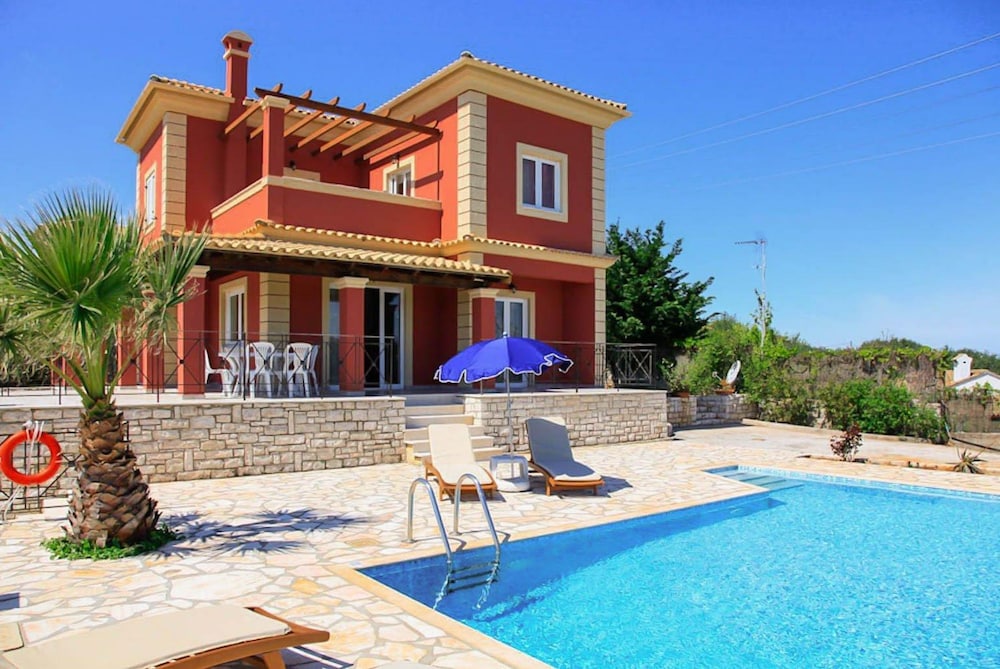 Villa Ioanna Agios Stephanos — 4-Star Luxury Hotel in Corfu, Greece