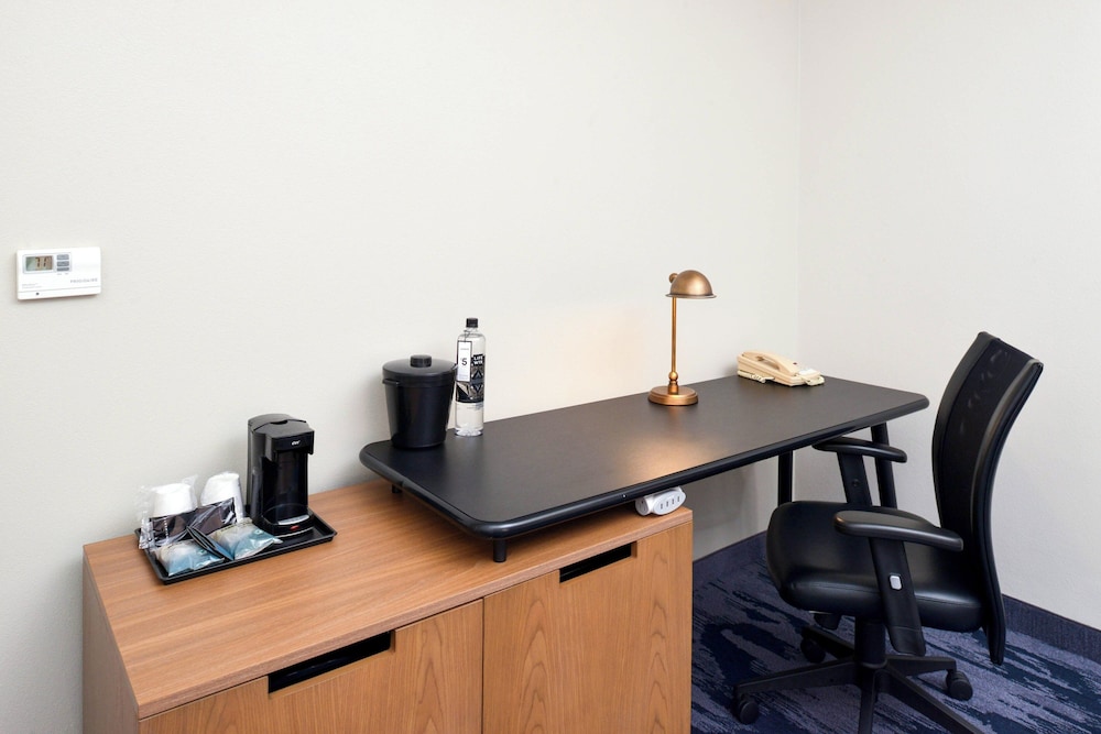 Fairfield Inn & Suites by Marriott Arlington Six Flags - photo 12
