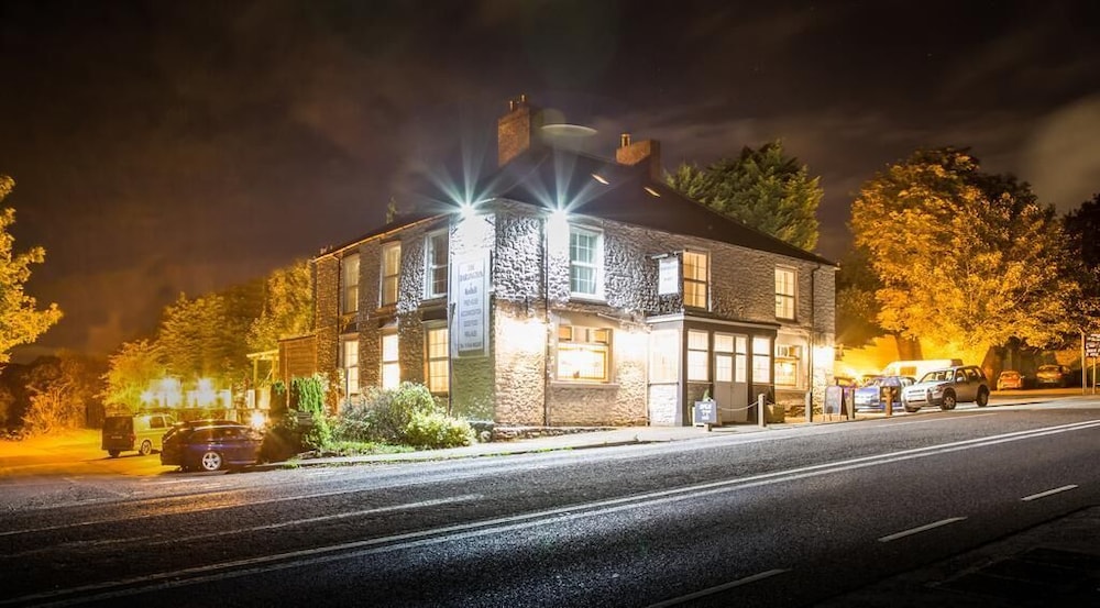 Darlington Arms by the airport Free parking Bar & Food — hotel in Redhill