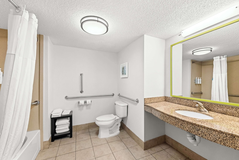 Hampton Inn Chattanooga North Ooltewah - photo 32