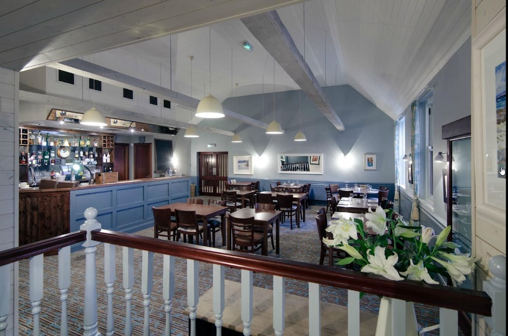Red House Hotel — Blairgowrie
